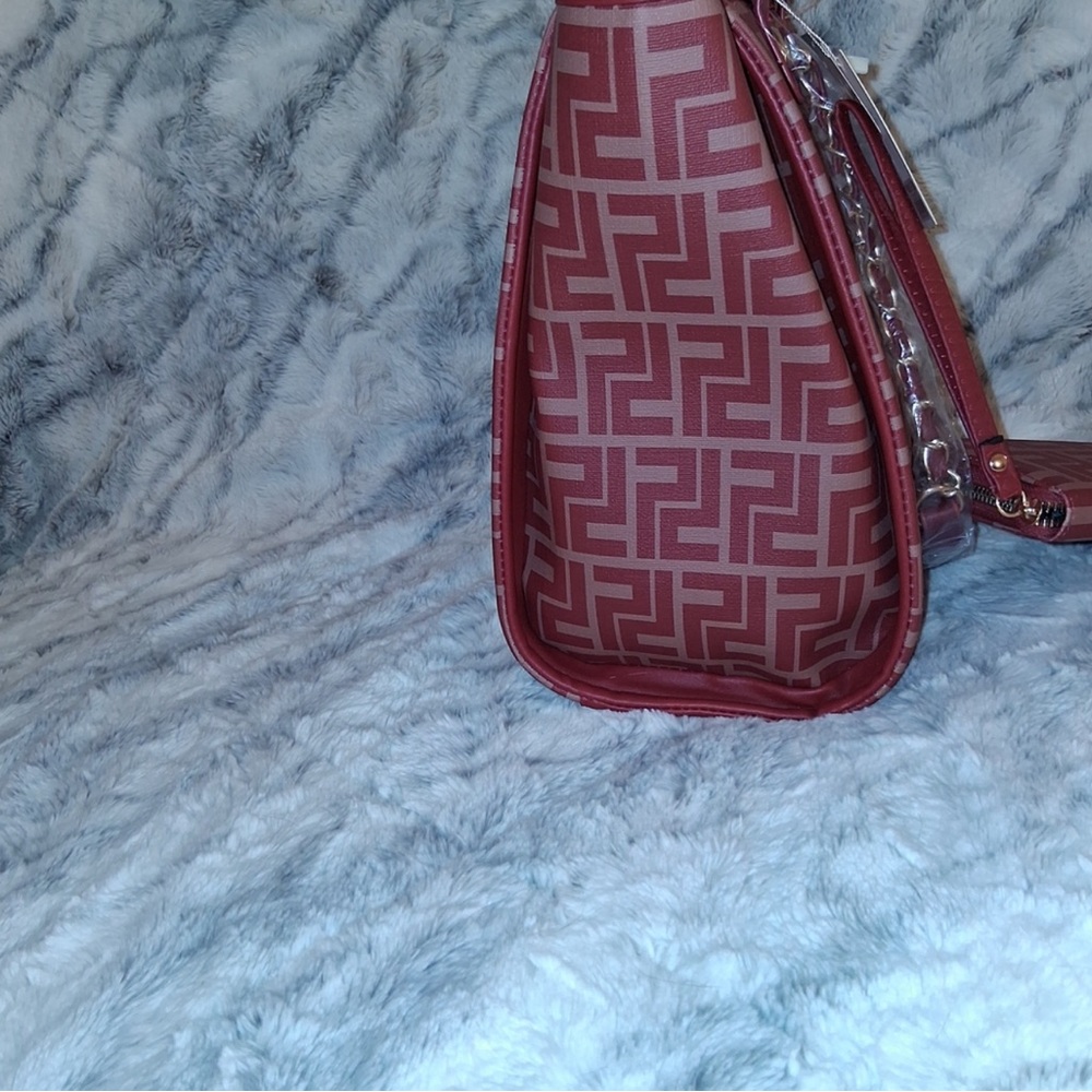 Stylish Red Patterned Tote Bag - Picture 9 of 16